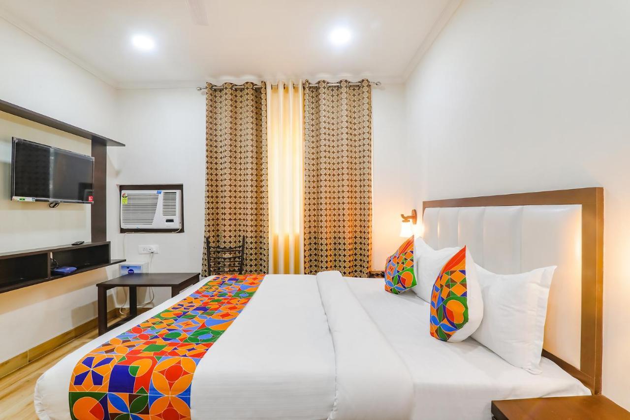 Fabhotel Shyam Inn カーンプル エクステリア 写真